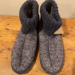 NWT, Haflinger Slipper Boots, Women's size 40 (9), Navy and white